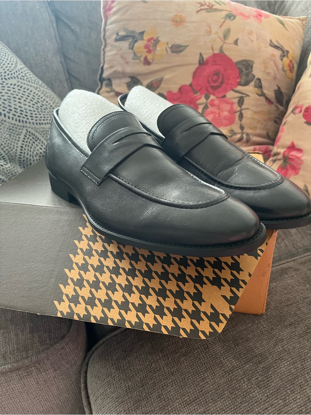 Men's Classic Black Leather Penny Loafers